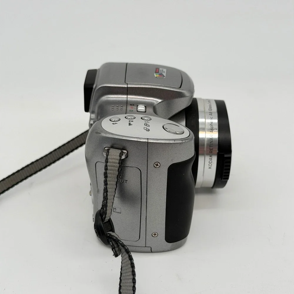 Kodak EasyShare Z740 Digital Camera 5.0MP 10x Optical Zoom Silver Retro Digicam